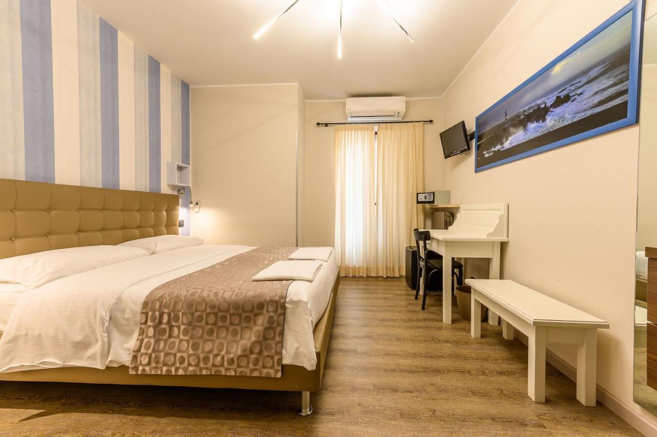 Hotel & Apartments " Perpoin " 萨卢佐 外观 照片