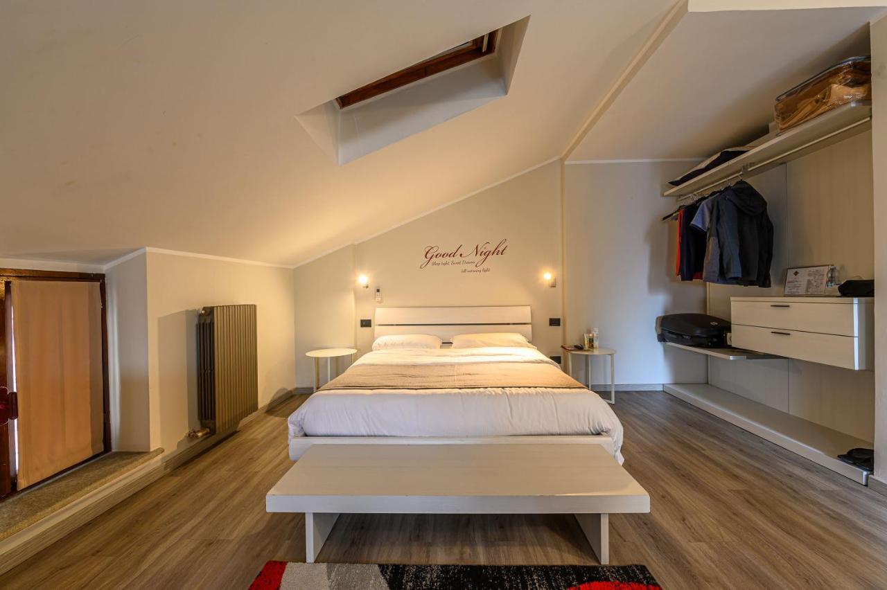 Hotel & Apartments " Perpoin " 萨卢佐 外观 照片